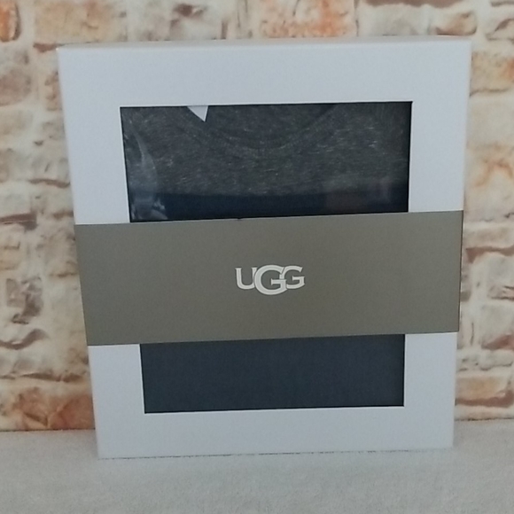 New UGG Steiner Pajama Set Gift Box - Picture 2 of 7